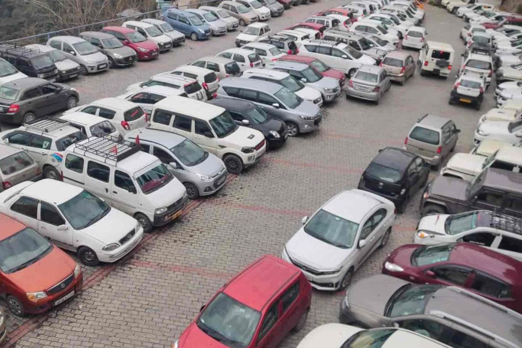 Shimla Parking Fee Hike: शिमला जाने वाले ध्यान दें! अब गाड़ी खड़ी करने पर ढीली होगी जेब, जानिए नए रेट Parking Price in Shimla