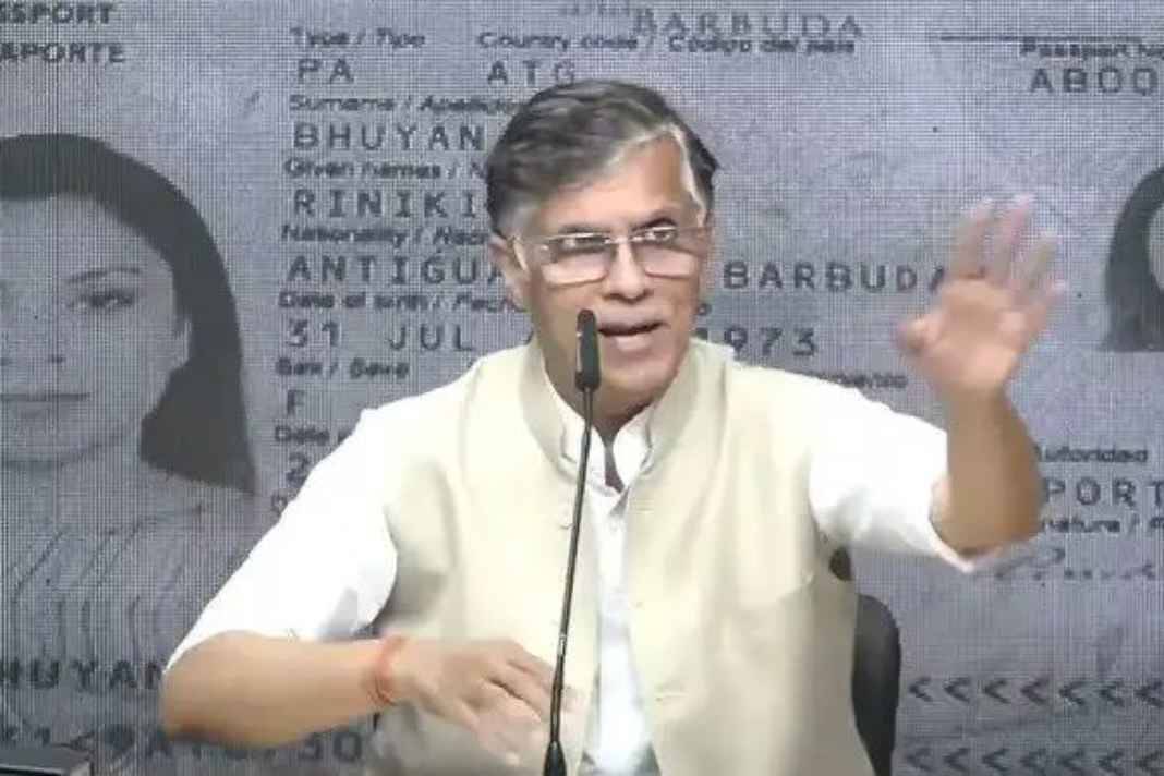 असम CM हिमंता की पत्नी के 3 विदेशी पासपोर्ट? पवन खेड़ा के दावे से चुनाव में भूचाल, जानें पूरा सच Pawan Khera
