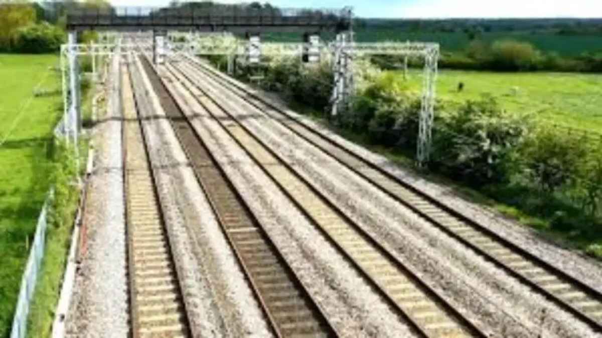 समस्तीपुर-दरभंगा रूट पर खत्म होगा ट्रेनों का इंतजार, दोहरीकरण का काम पूरा, जानें कब से दौड़ेंगी ट्रेनें! RailUpdate