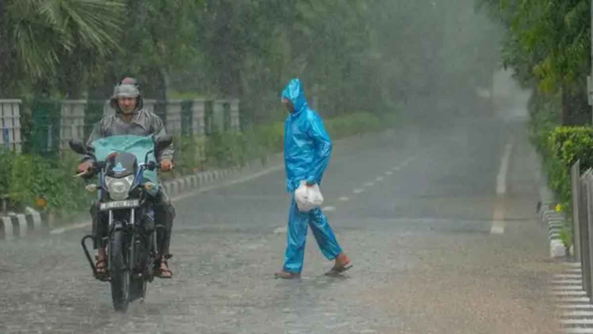 उत्तर भारत में भीषण गर्मी से मिलेगी राहत: अगले 48 घंटों में धूल भरी आंधी और भारी बारिश का अलर्ट! RainAlert