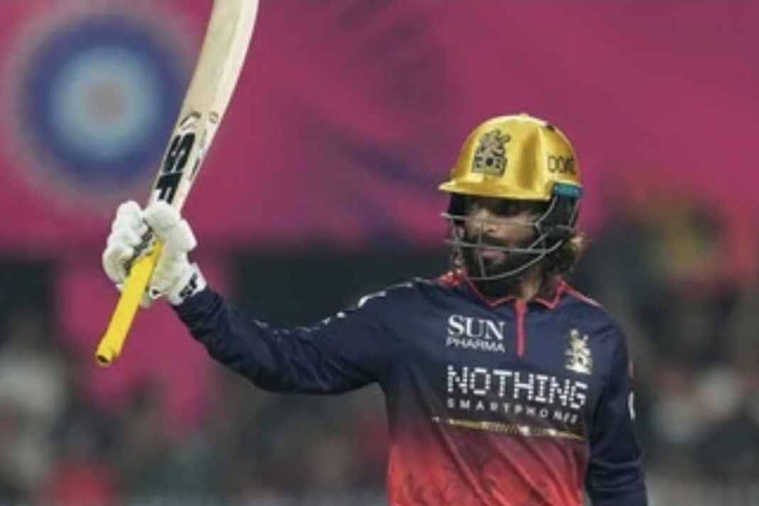 RCB के इस खूंखार बल्लेबाज ने रचा इतिहास, यशस्वी जायसवाल का बड़ा रिकॉर्ड तोड़कर क्रिकेट जगत में मचाई सनसनी Rajat Patidar