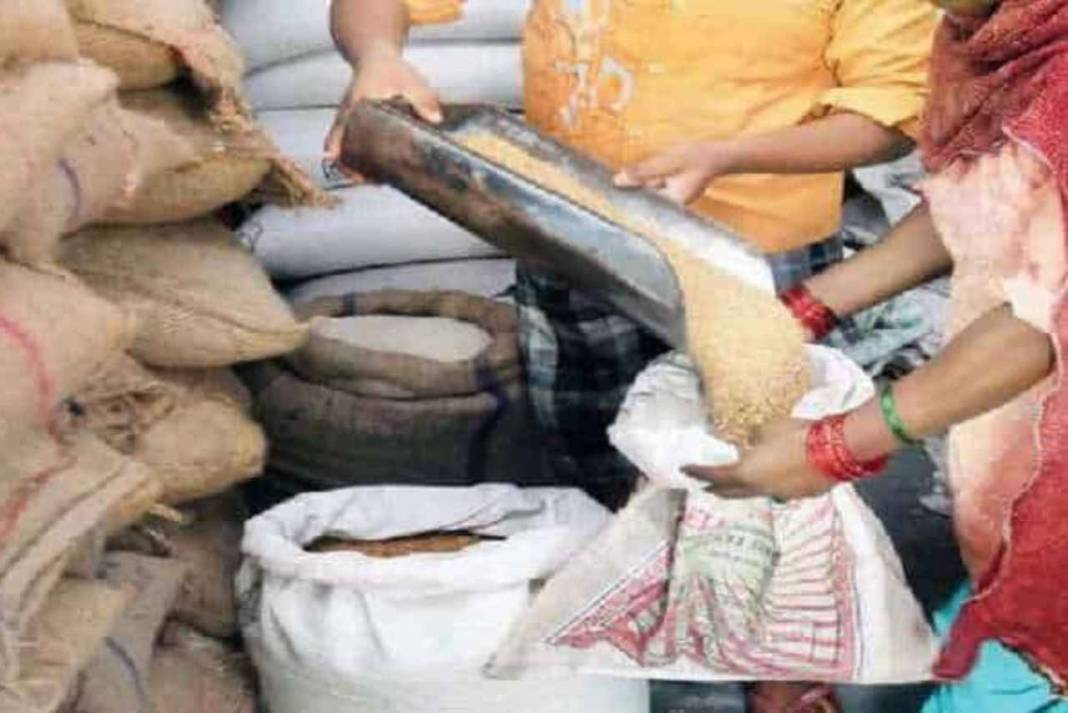 हिमाचल के 19 लाख राशनकार्ड धारकों के लिए बड़ी खबर! सरसों का तेल हुआ सस्ता, रिफाइंड ने दिया तगड़ा झटका Ration Depot