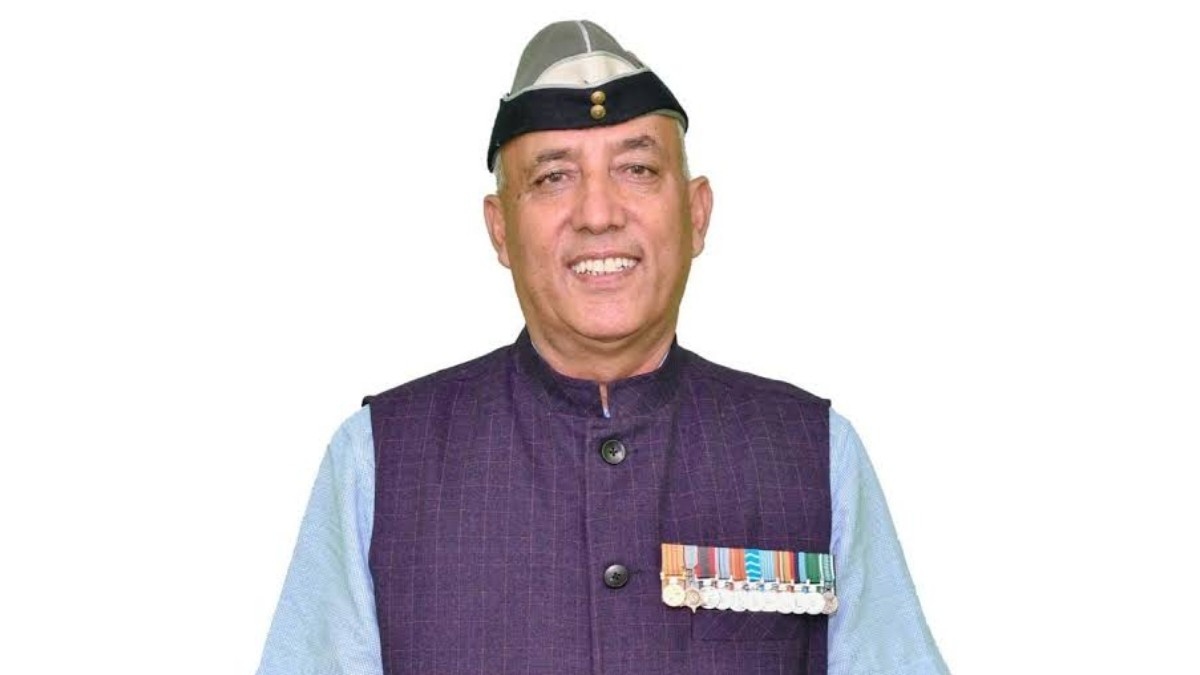 शर्मनाक! बस में गैलंट्री अवॉर्ड विजेता का अपमान? हिमाचल पूर्व सैनिक लीग ने सुक्खू सरकार को घेरा, रिन्यूअल फीस पर मचा बवाल Retired Brigadier Khushal Thakur