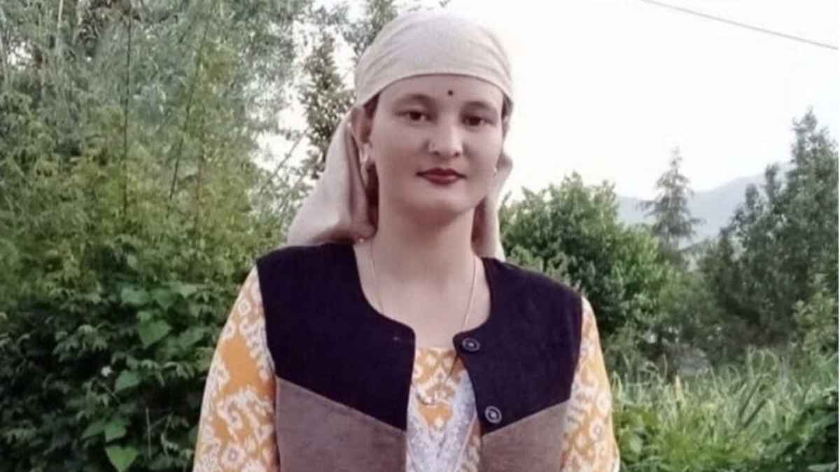 शिमला में देवता के प्राण-प्रतिष्ठा समारोह में महिला को मारी गोली! मौके पर हुई मौत, दो बच्चों के सिर से उठा मां का साया Ritika Bettiah