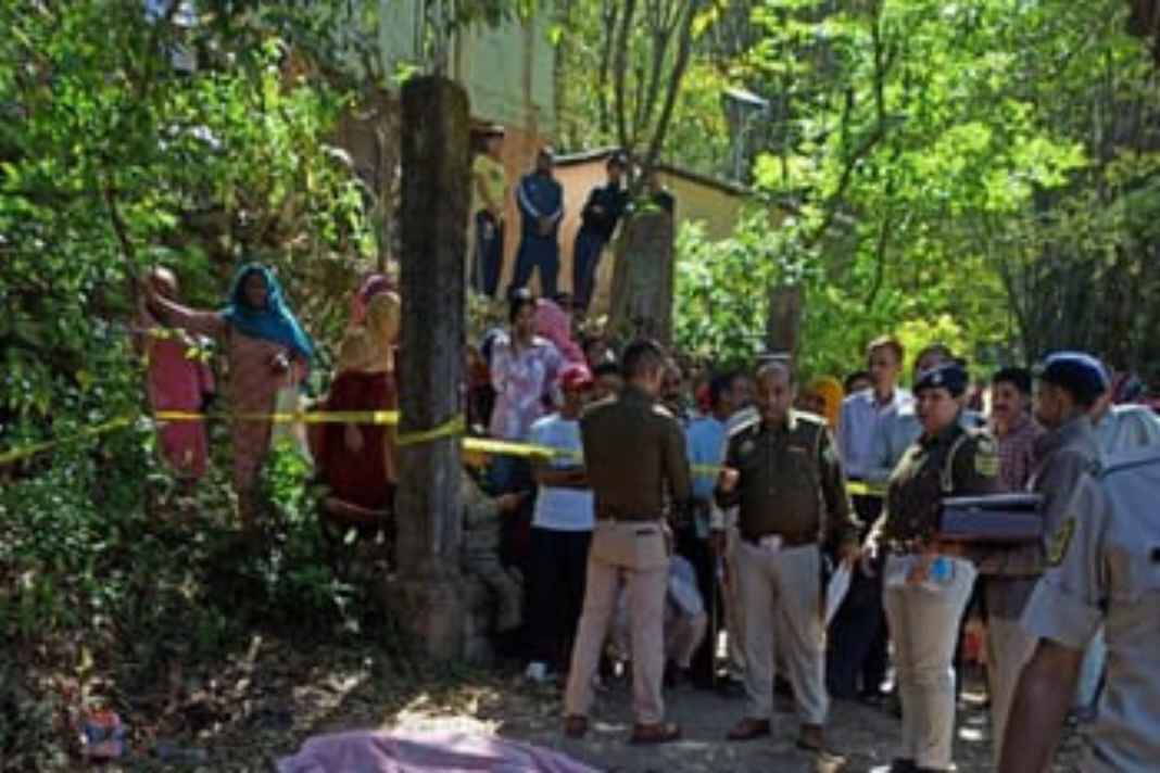 सरकाघाट हत्याकांड: ‘मेरे बेटे को फांसी दे दो’, हत्यारे की मां के इस बयान ने सबको रुला दिया Siya Murder Case2