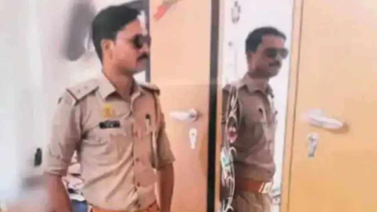 10 हजार की रिश्वत ने छीनी दरोगा की वर्दी, मंडप सजने से पहले कैबिनेट मंत्री के घर से टूटा रिश्ता Sub-Inspector Chhatrapal Singh