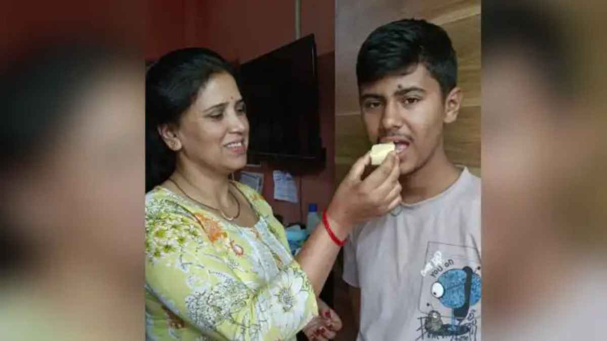 उत्तराखंड बोर्ड परीक्षा में ईशांत कोठारी ने गाड़ा झंडा, सोशल मीडिया से दूरी बनाकर ऐसे हासिल की दूसरी रैंक! SuccessStory