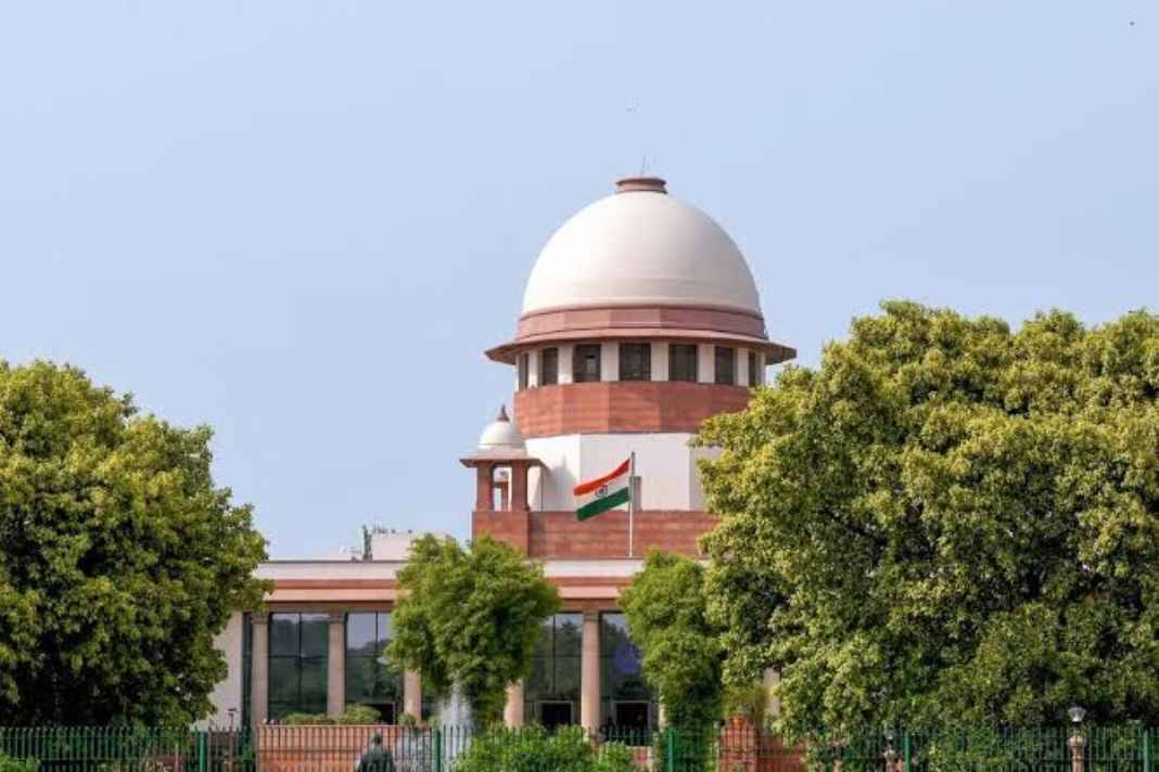सुप्रीम कोर्ट के एक सख्त आदेश से केंद्र सरकार में मचा भारी हड़कंप, केंद्रीय गृह सचिव को किया गया तलब, जानें पूरा मामला Supreme Court