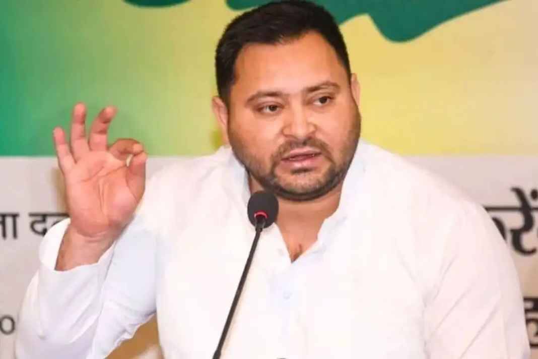 बिहार के अररिया में तालिबानी इंसाफ: सरेआम काटा सिर, फिर सिर लेकर बाजार में घूमता रहा हत्यारा, तेजस्वी बोले- ये ‘महाचौपट राज’ है Tejashwi Yadav