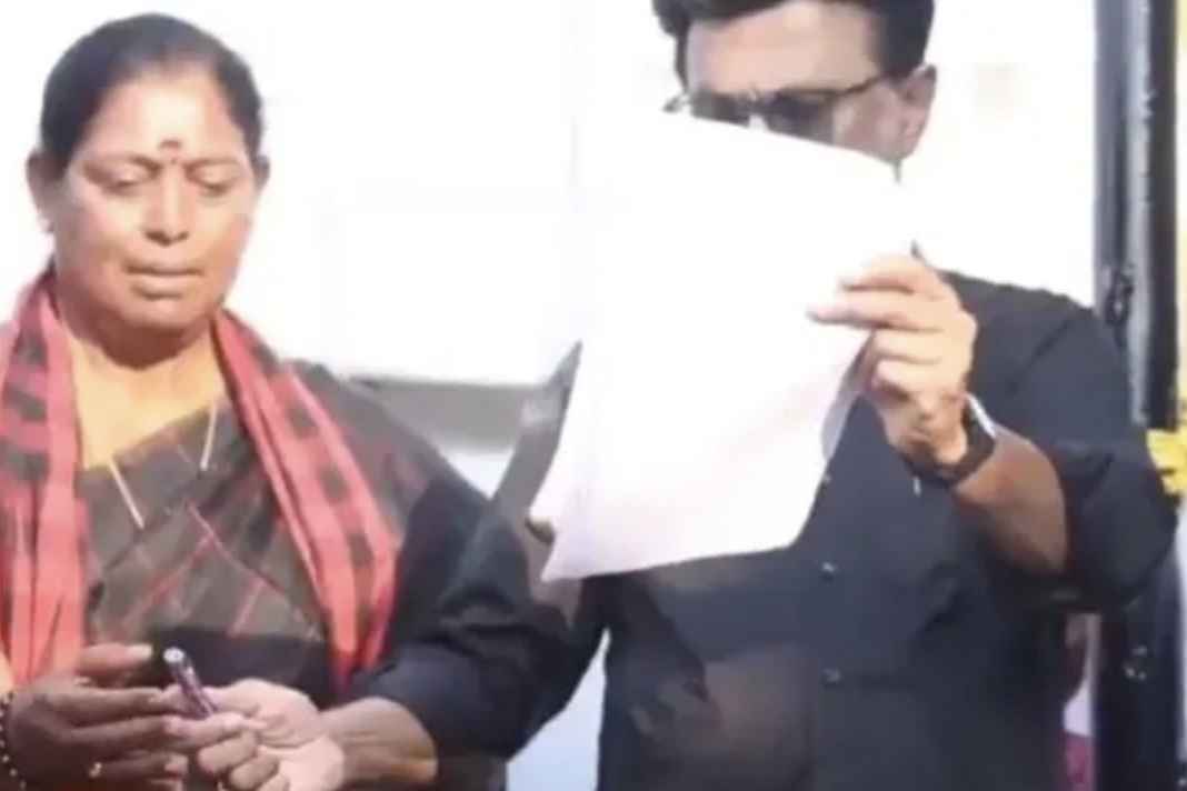 संसद में महिला आरक्षण बिल से पहले भारी बवाल: सीएम स्टालिन ने जलाई प्रति, क्या एनडीए जुटा पाएगा बहुमत? The CM burnt the copy of the bill.