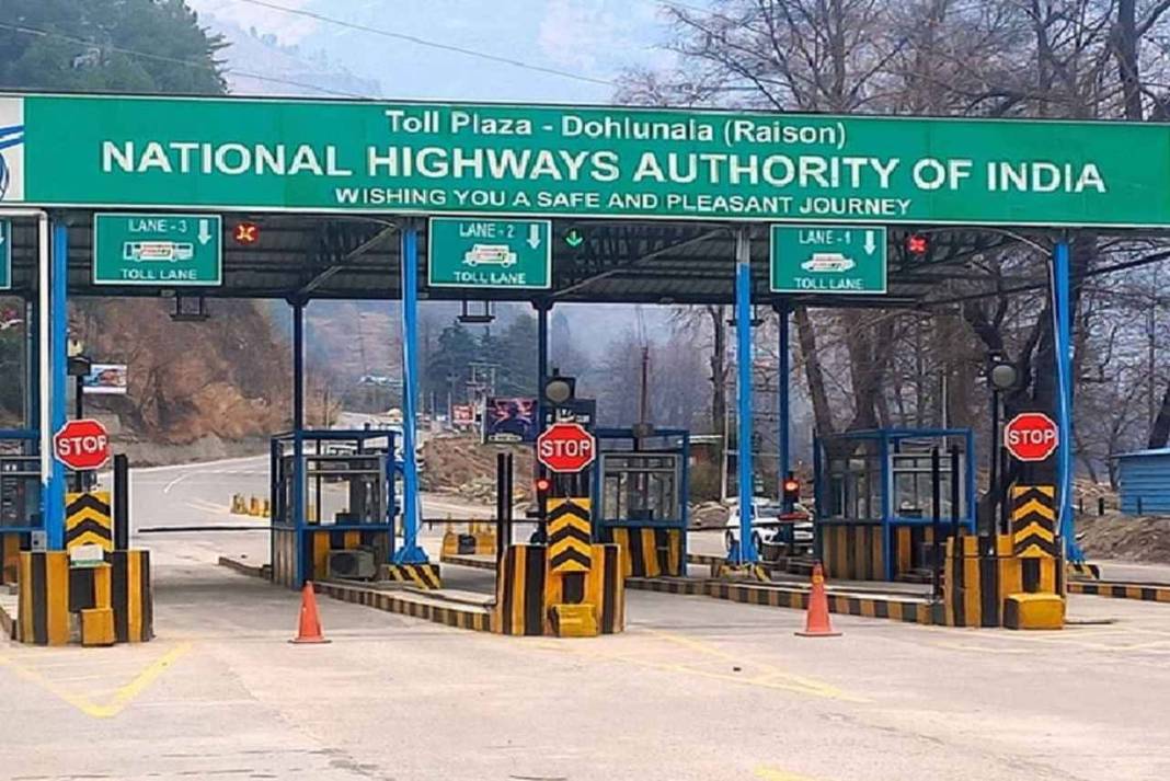 टोल प्लाजा पर नकद और UPI भूल जाइए, वरना जेब होगी खाली, NHAI का नया नियम कर देगा हैरान Toll Plaza