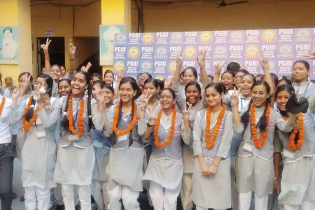 UP Board 10th Result 2026: 96.83% लाने वाली कानपुर की दिशा ने मारी बाजी, रिजल्ट जारी UP Board Result