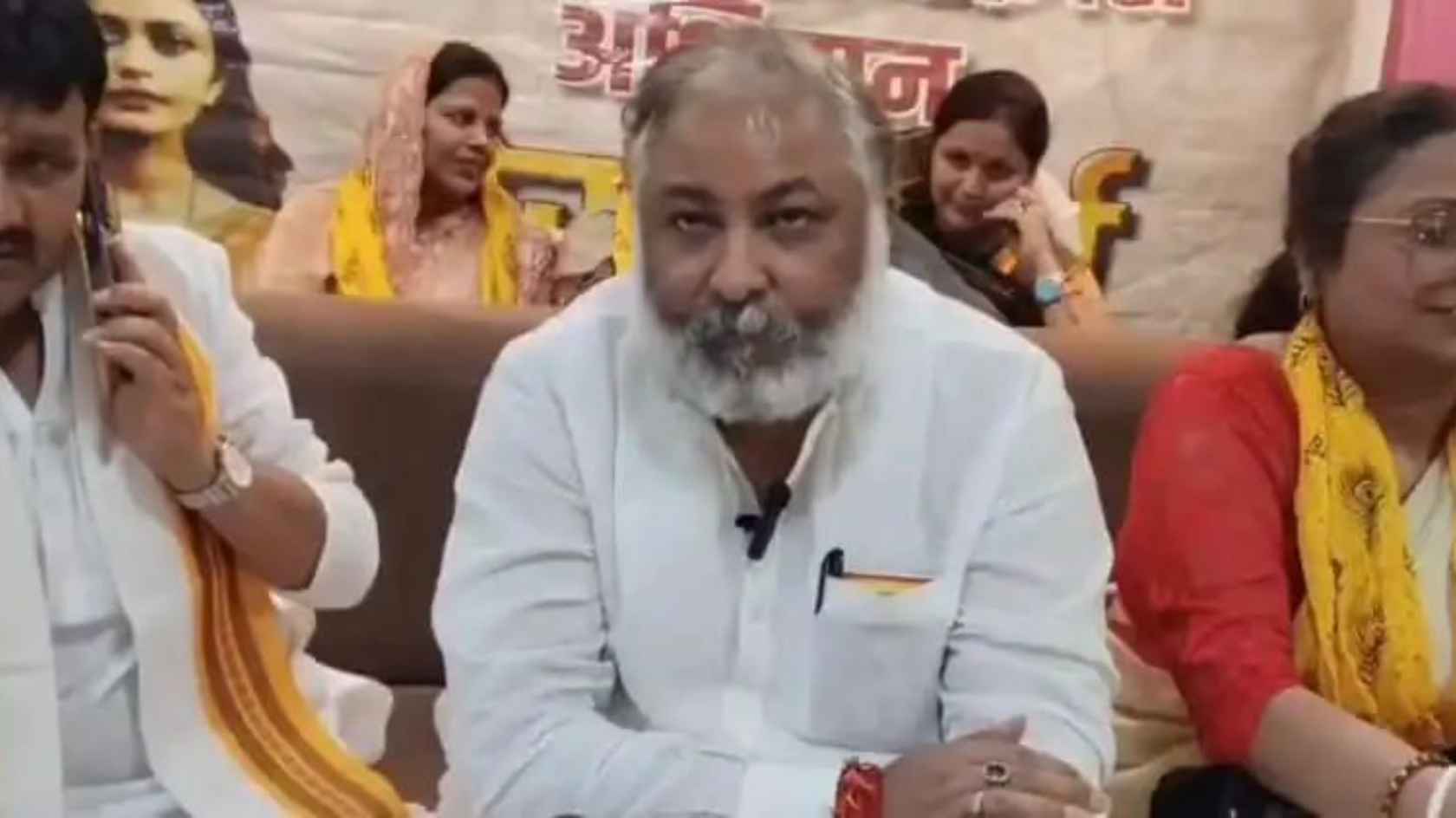 यूपी के मंत्री दयाशंकर सिंह का जनसंख्या नियंत्रण पर बड़ा बयान, अखिलेश यादव पर साधा निशाना Uttar Pradesh News Population Control Law