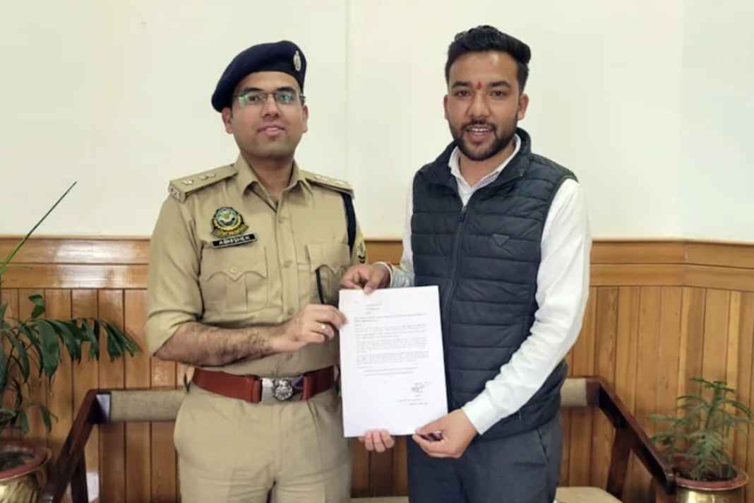 पीएम मोदी को दी भद्दी गालियां, इंस्टाग्राम पर वीडियो वायरल होते ही शिमला में मचा बवाल Vikrant Chauhan