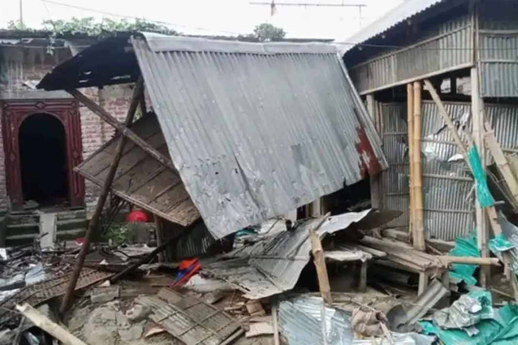 बांग्लादेश में फिर भड़की हिंसा की आग, जानें मौलवी की हत्या और घरों में तोड़फोड़ के पीछे का खौफनाक सच! Violence erupts in Bangladesh