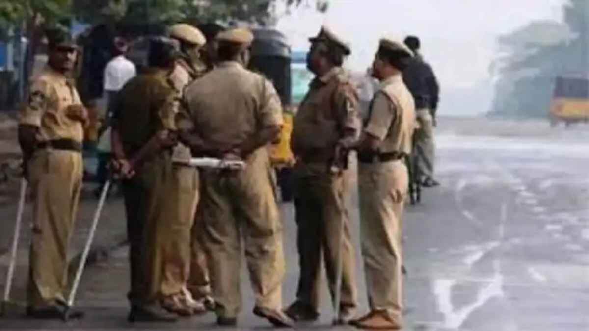 पुणे में अमेरिकी नागरिकों पर गिरी गाज: टूरिस्ट वीजा पर कर रहे थे धर्म प्रचार, पुलिस ने दिया देश छोड़ने का अल्टीमेटम VisaRules