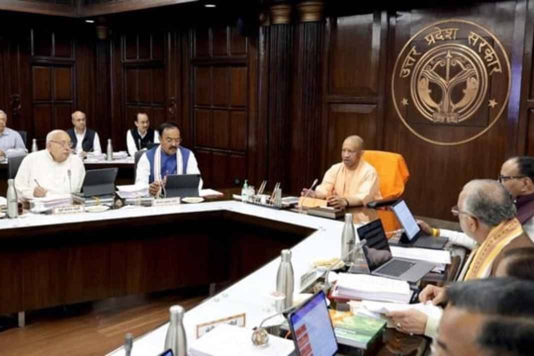 शिक्षामित्रों और अनुदेशकों की बल्ले-बल्ले! 18 हजार हुआ मानदेय, योगी कैबिनेट में 22 बड़े फैसलों पर मुहर Yogi Cabinet