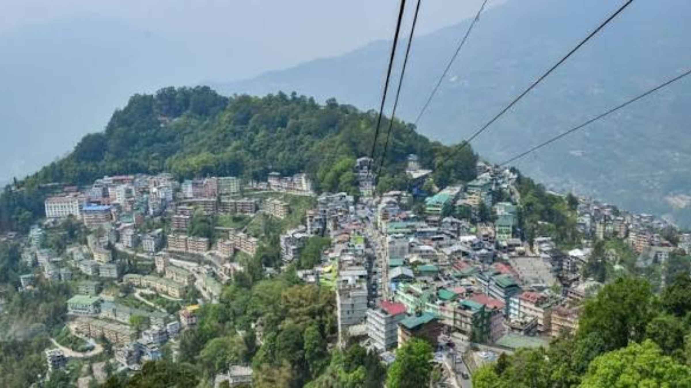 सूरज उगल रहा आग और पारा 45 पार, क्या आप भी गर्मी से हैं बेहाल? इन 5 हिल स्टेशन्स की ठंडी हवाएं देंगी जन्नत जैसा अहसास best hill stations in india summer travel tips