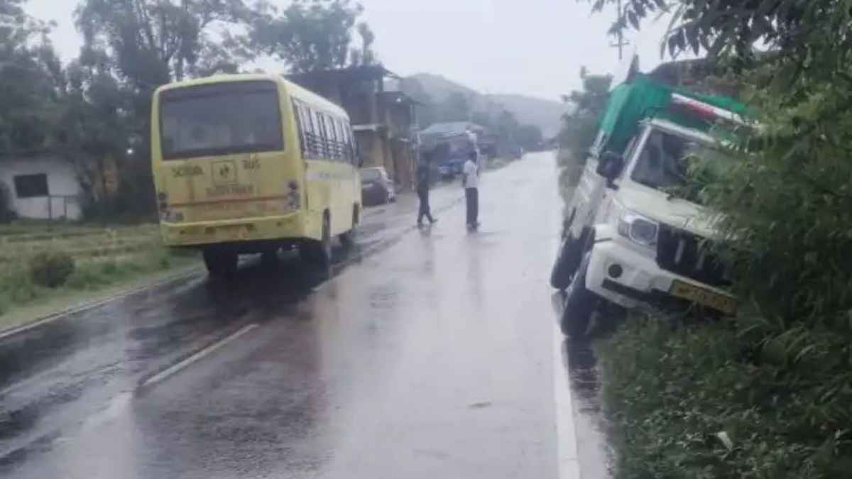 कांगड़ा में चीख-पुकार: रोंगटे खड़े कर देने वाला हादसा टला! स्कूल बस और बोलेरो में हुई सीधी भिड़ंत? bus accident