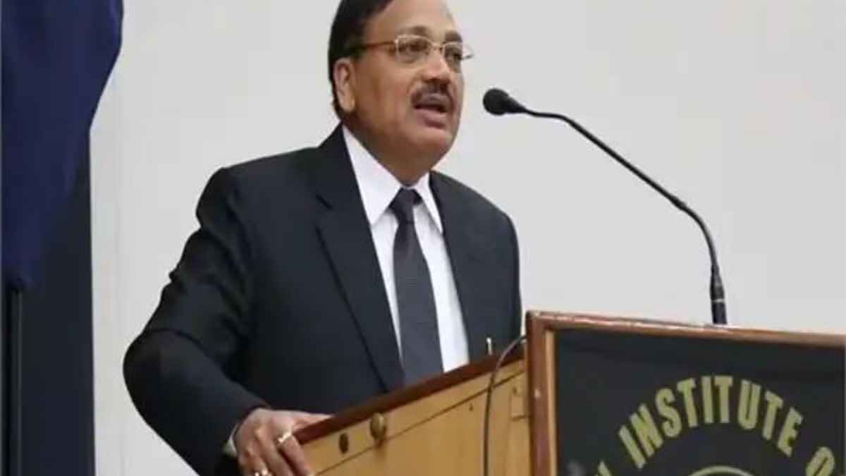 जनता का अटूट विश्वास ही न्यायपालिका की सबसे बड़ी शक्ति: सीजेआई सूर्यकांत ने सेवानिवृत्त जजों को बताया ‘ज्ञान की बावड़ी’ cji