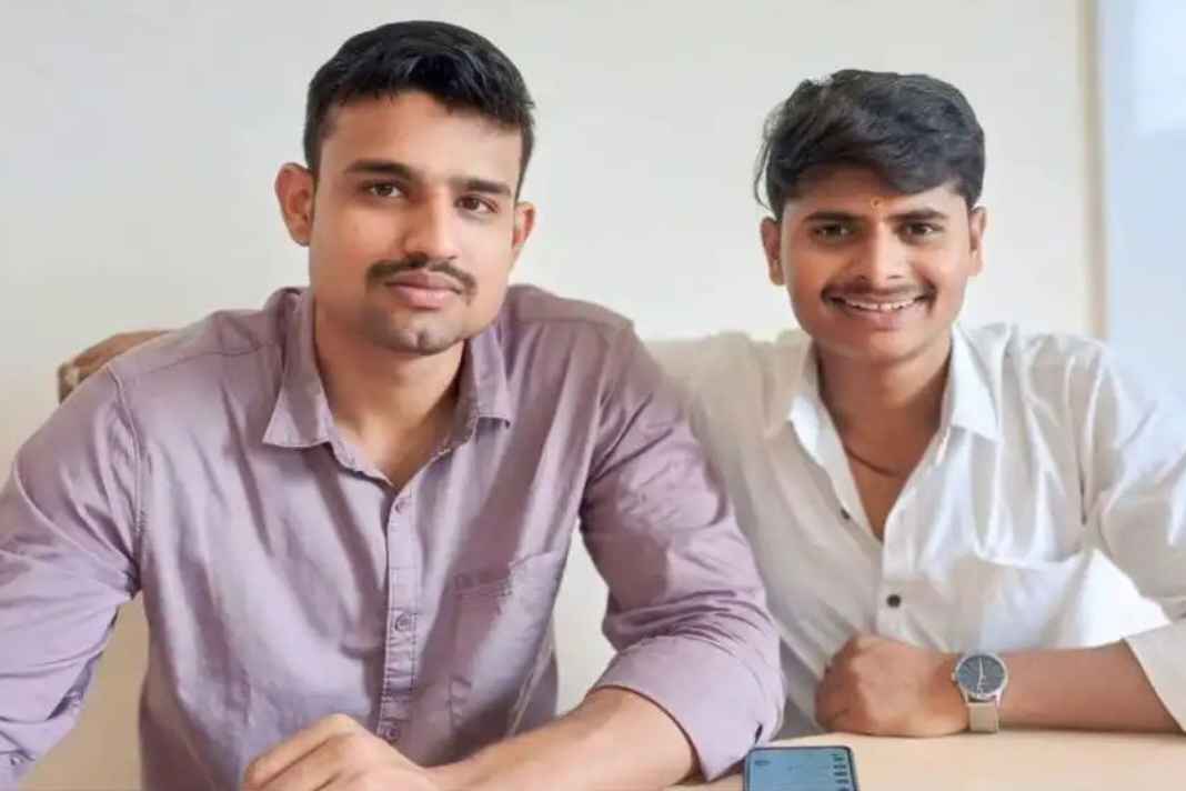 शिरडी के मशहूर स्टोर में ‘अश्विन’ बना ‘मुस्तफा’? धर्मांतरण के आरोपों से हड़कंप, आधी रात पुलिस ने संभाला मोर्चा conversion