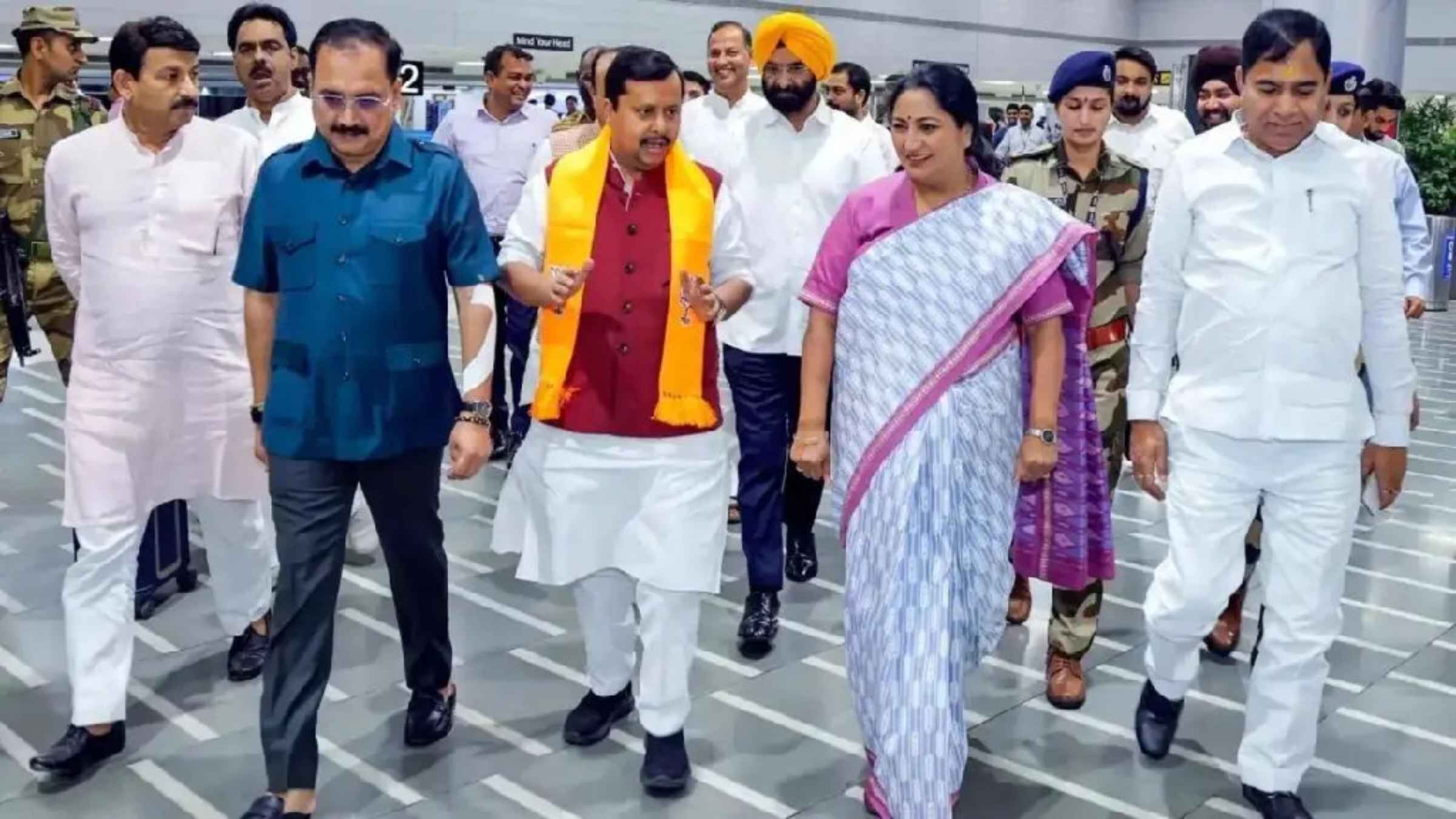 27 साल बाद दिल्ली में कमल खिलाने वाले वीरेंद्र सचदेवा की कुर्सी पर संकट! अब इस जाति के नेता पर लगा शीर्ष पद का दांव delhi bjp president