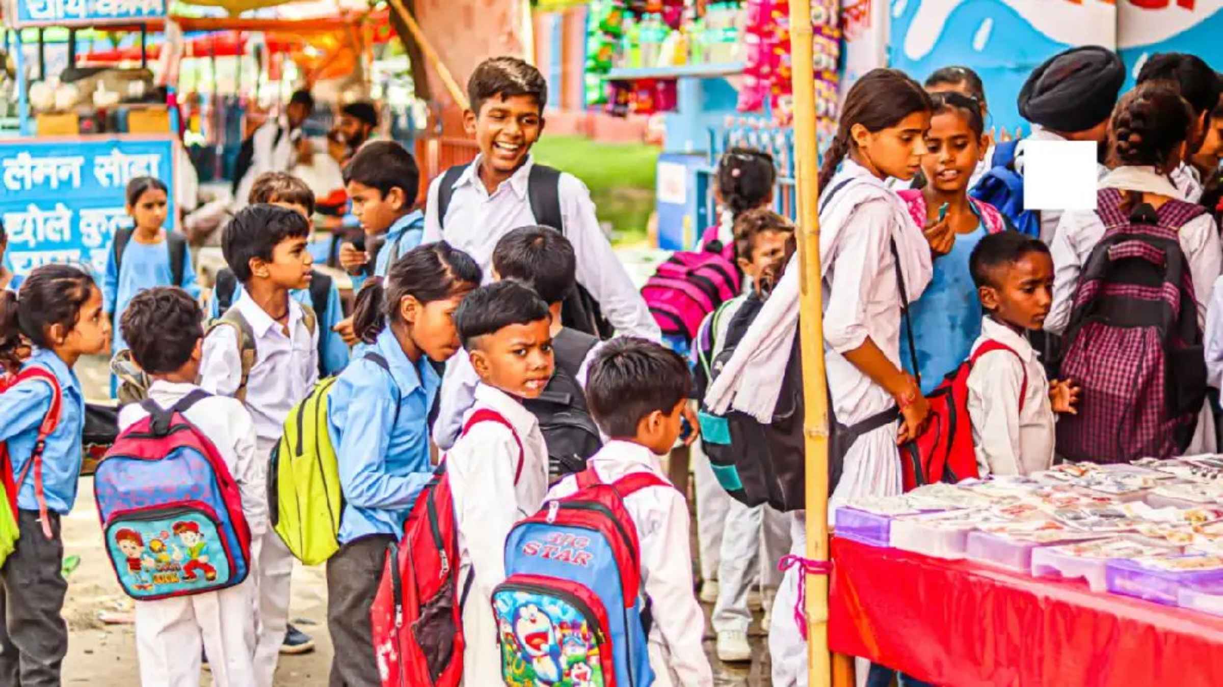 दिल्ली में ‘येलो अलर्ट’ के बीच स्कूलों पर बड़ा फैसला! जानें कब से शुरू होंगी 50 दिनों की छुट्टियां और क्या है ‘वॉटर बेल’ delhi school summer vacation 2026