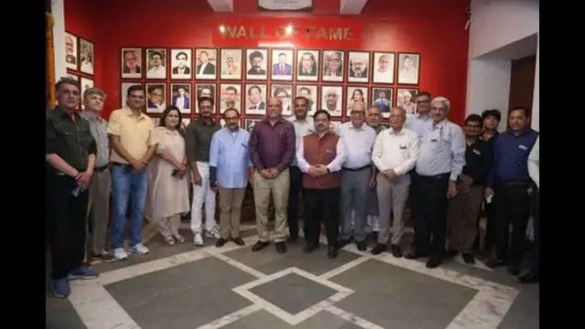 किरोड़ी मल कॉलेज की ‘वॉल ऑफ फेम’ पर चमके दिग्गज, जब 50 साल बाद कैंपस लौटे पुराने यार du admission delhi university