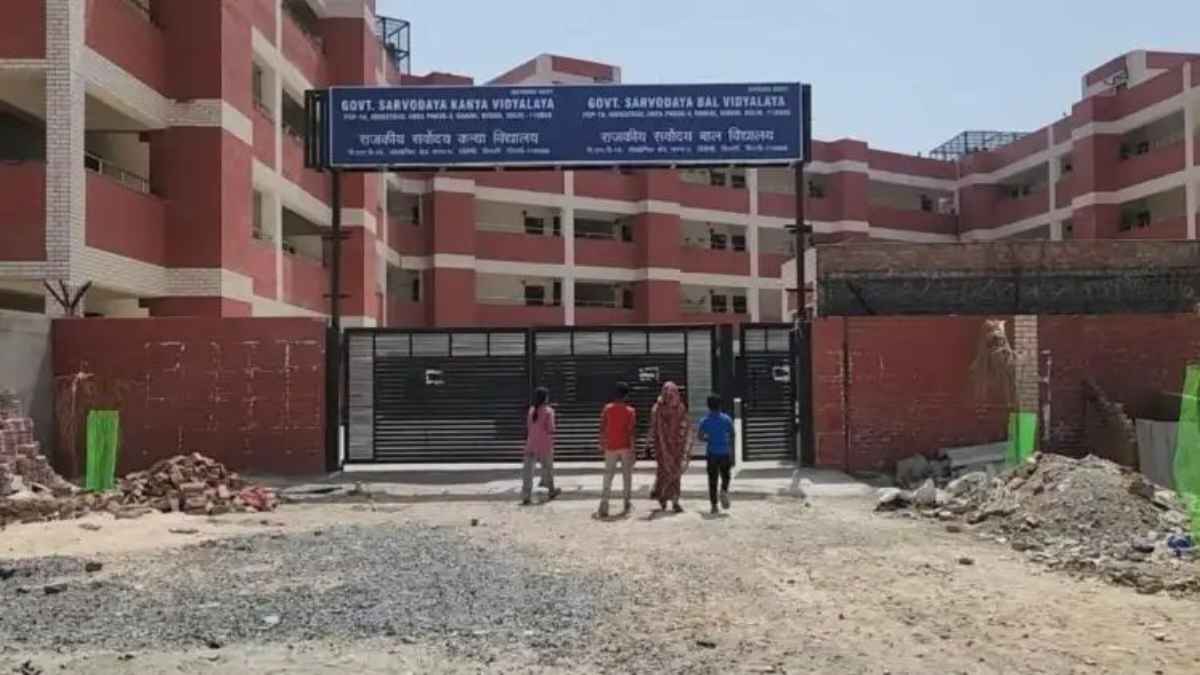 शिक्षा में सुधार की बड़ी कवायद: दिल्ली के सरकारी स्कूलों का होगा ‘रिपोर्ट कार्ड’ चेक, आज से शुरू हुआ महा-अभियान education