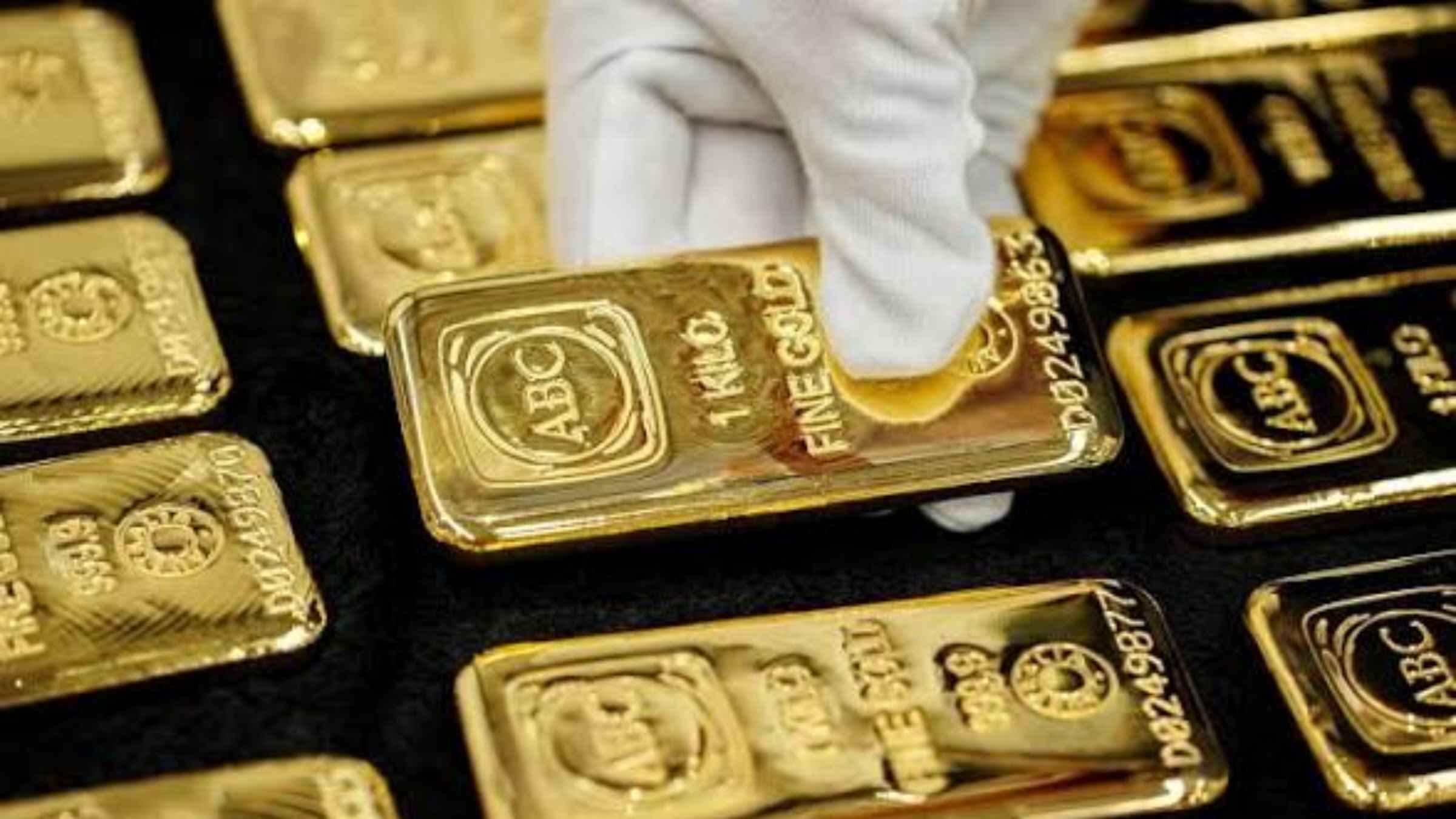 धड़ाम हुए सोने के दाम: शादियों के सीजन में खरीदारों की लगी लॉटरी, जानें दिल्ली से मुंबई तक का ताजा भाव gold rate today gold price drop