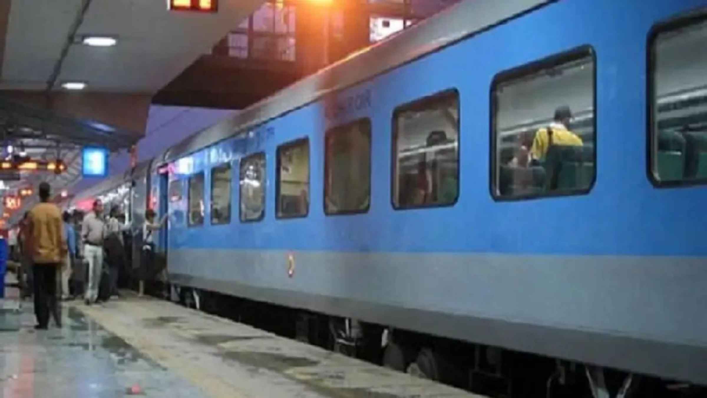 यात्री ध्यान दें! पूर्वा और जोधपुर समेत इन बड़ी ट्रेनों का बदला रास्ता, सफर पर निकलने से पहले चेक करें नया रूट indian railways north central railway