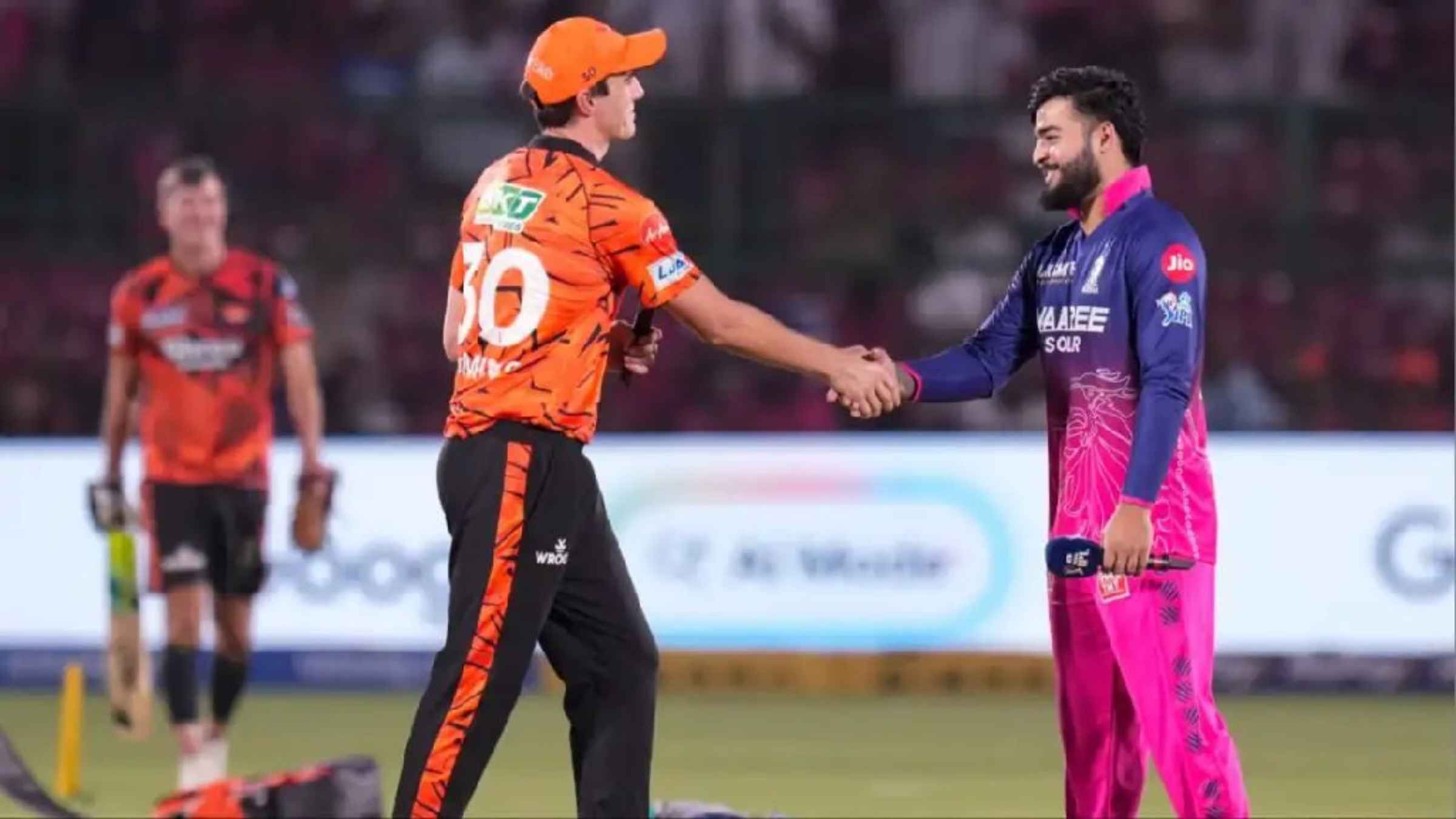 IPL 2026: एक ही दिन में बने 986 रन, 16 कैच छूटने से कैसे रचा गया इतिहास? ipl 2026 cricket