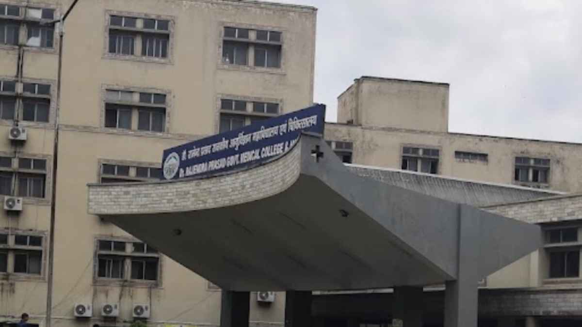 हिमाचल में मेडिकल साइंस का चमत्कार! पत्नी ने दी जान से प्यारे पति को किडनी, डॉक्टरों ने रोबोट से किया राज्य का पहला ट्रांसप्लांट medical college tanda
