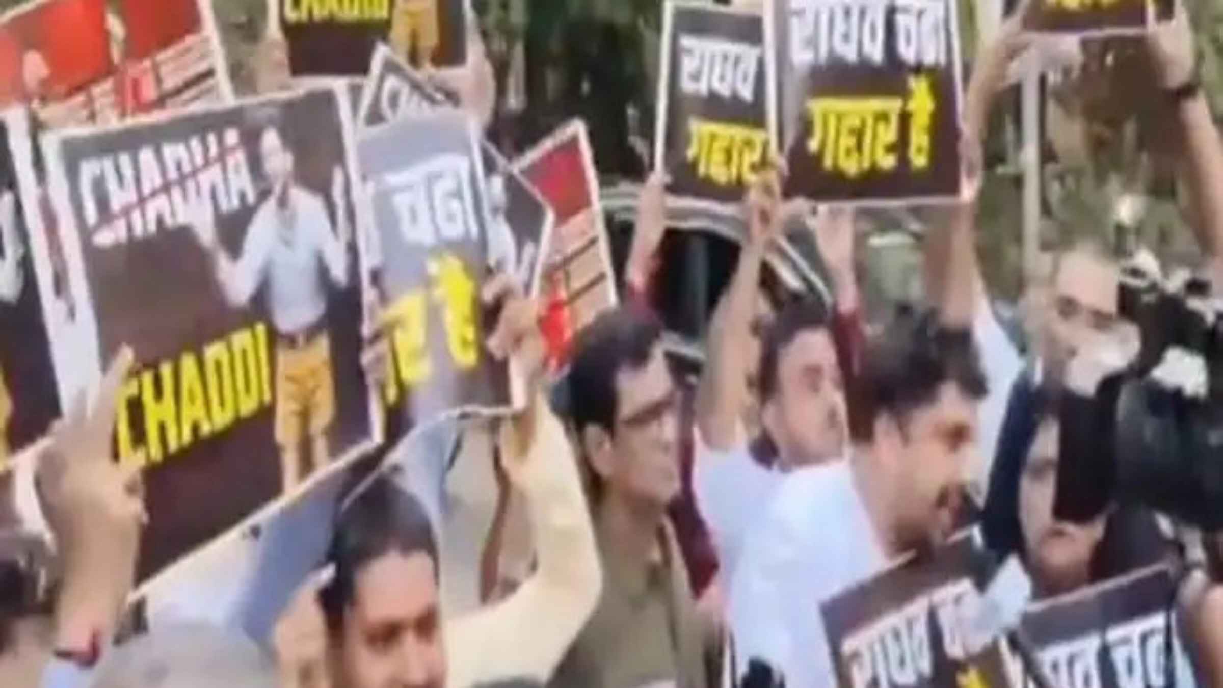 गद्दार’ के नारों से गूंजा राघव चड्ढा का घर, AAP छोड़ BJP में शामिल होते ही मुंबई में भारी बवाल raghav chadha bjp