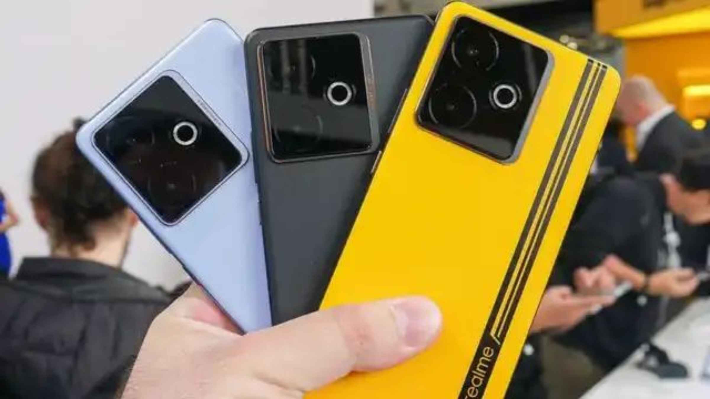 लूट सको तो लूट लो! 7000mAh बैटरी वाला Realme का धाकड़ फोन हुआ बेहद सस्ता, फ्लिपकार्ट पर मची खरीदने की होड़ realme gt 7t smartphone deals