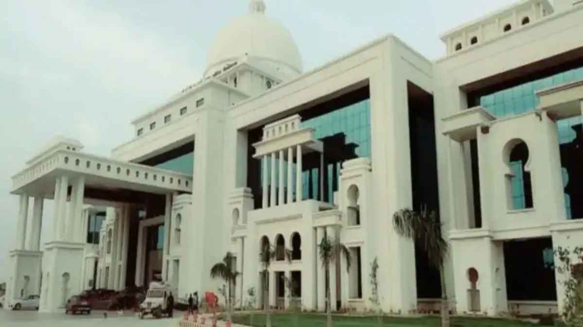 AKTU परीक्षा लीक मामला: कंप्यूटर नेटवर्क का पेपर निरस्त, नोएडा के कॉलेज की लापरवाही आई सामने AKTU