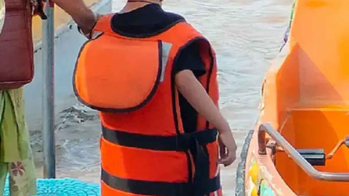 Sukhna Lake Security: सुखना लेक में सुरक्षा मानकों की अनदेखी, बिना लाइफ जैकेट क्रूज की सवारी बढ़ा रही जोखिम BoatingRules