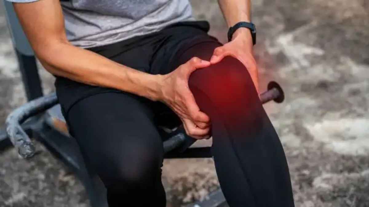 हड्डियों की पुरानी चोट कहीं बन न जाए उम्र भर का दर्द? जानें किन लक्षणों को भूलकर भी न करें नजरअंदाज BoneHealth