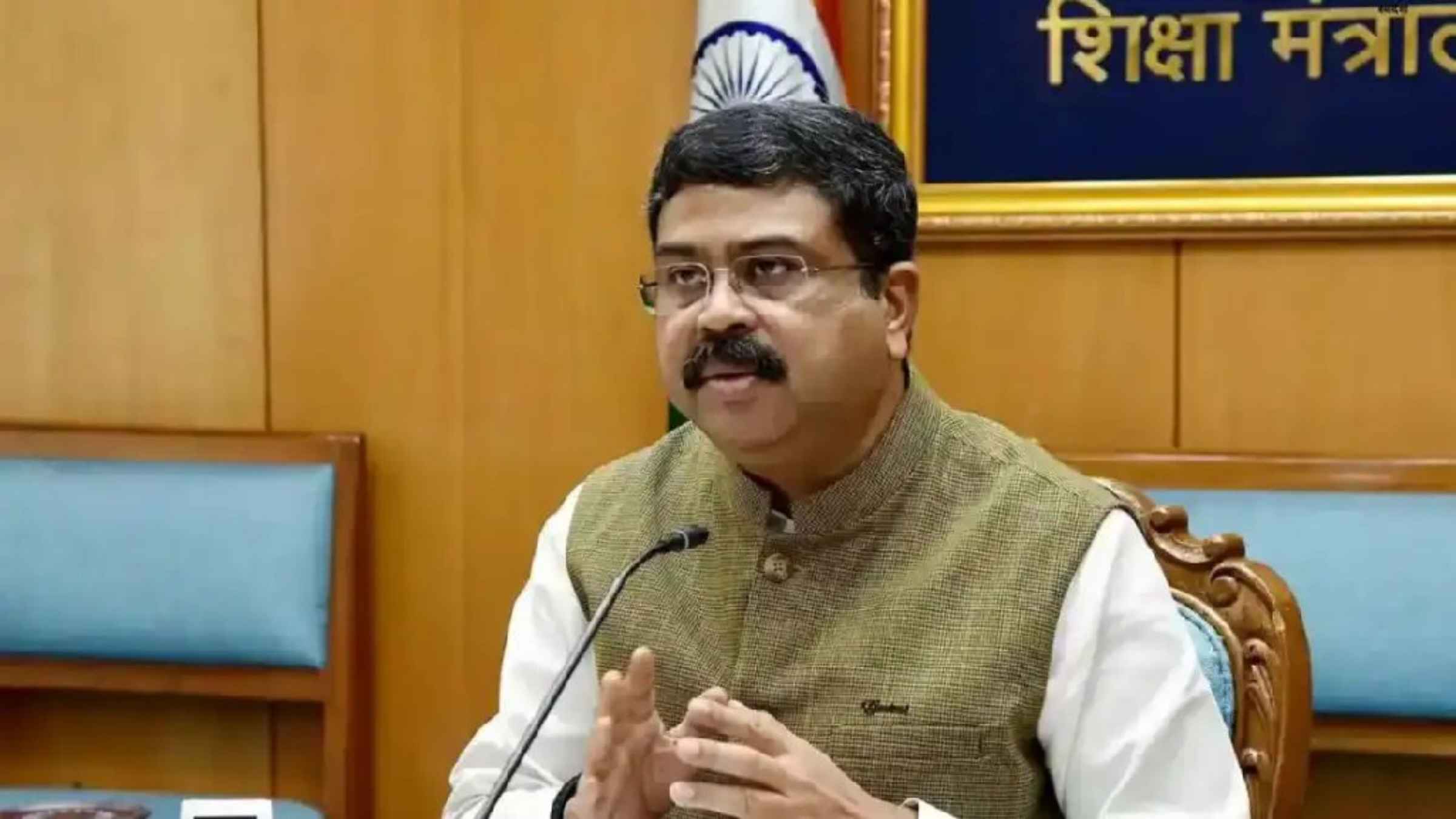 सीबीएसई रिजल्ट विवाद पर भड़के शिक्षा मंत्री धर्मेंद्र प्रधान, राहुल गांधी ने भी पलटवार कर पूछा ओएसएम कंपनी से क्या है रिश्ता CBSE Result Controversy