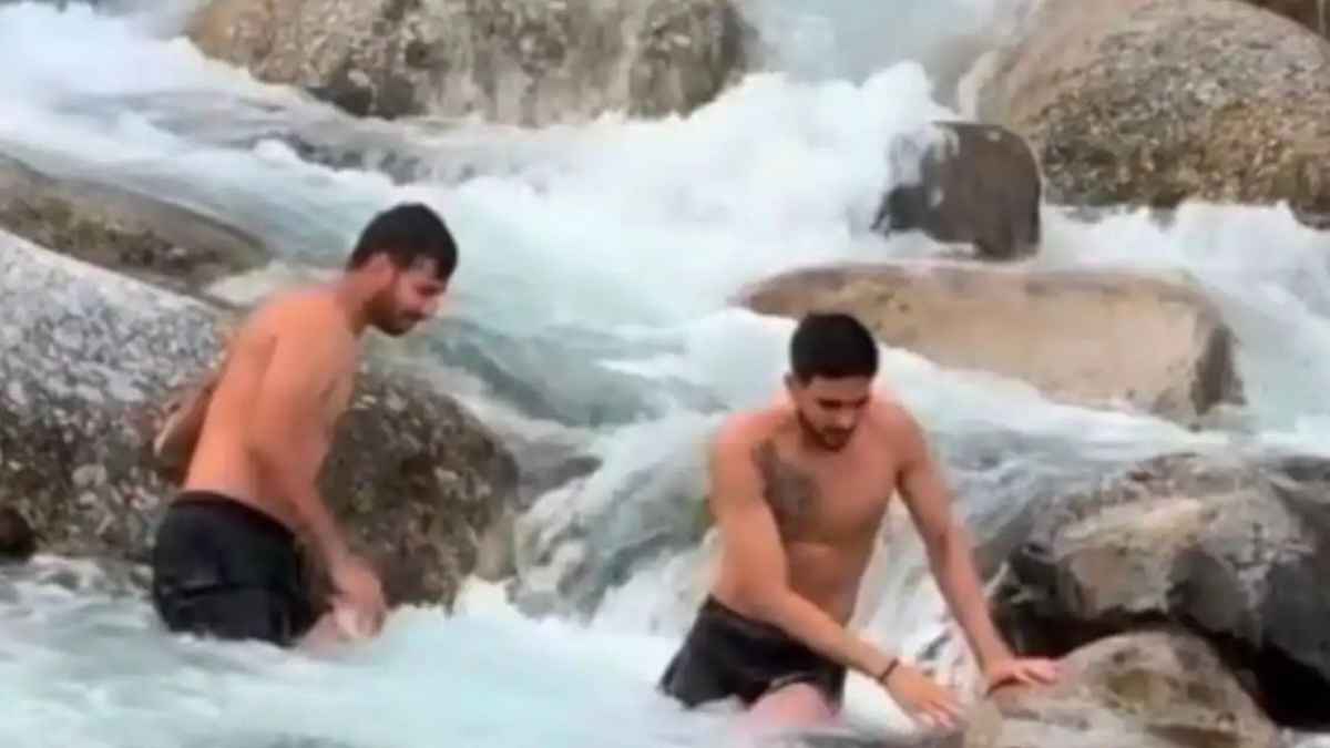 धर्मशाला में महामुकाबले से पहले मांझी खड्ड के बर्फीले पानी में उतरे शुभमन गिल, तनाव मिटाने का अनोखा तरीका Captain Shubman Gill