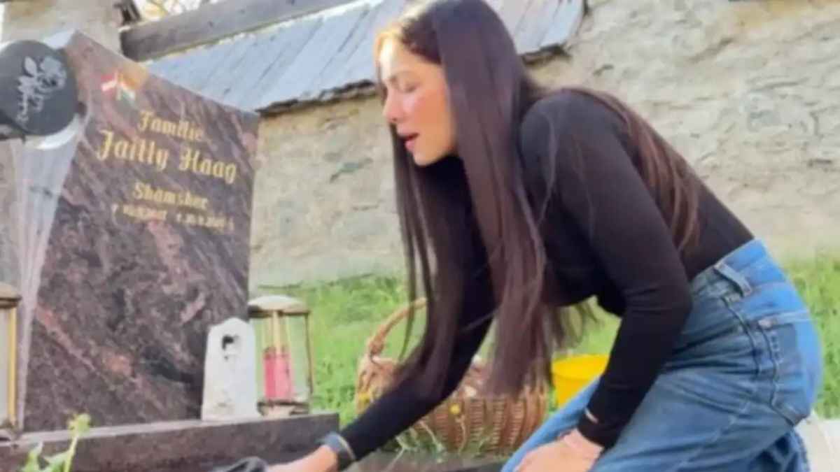 सेलिना जेटली का छलका दर्द: तलाक की लड़ाई के बीच ऑस्ट्रिया में बेटे की कब्र पर रोती दिखीं अभिनेत्री Celina Jaitly