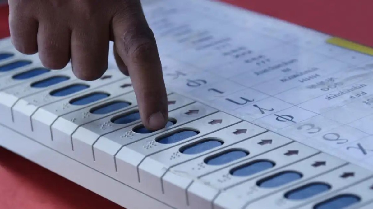 हिमाचल निकाय चुनाव: पहली बार कैमरों की जद में होगी मतगणना, आयोग ने पारदर्शिता के लिए उठाया बड़ा कदम Counting of votes will be done under the surveillance of cameras.