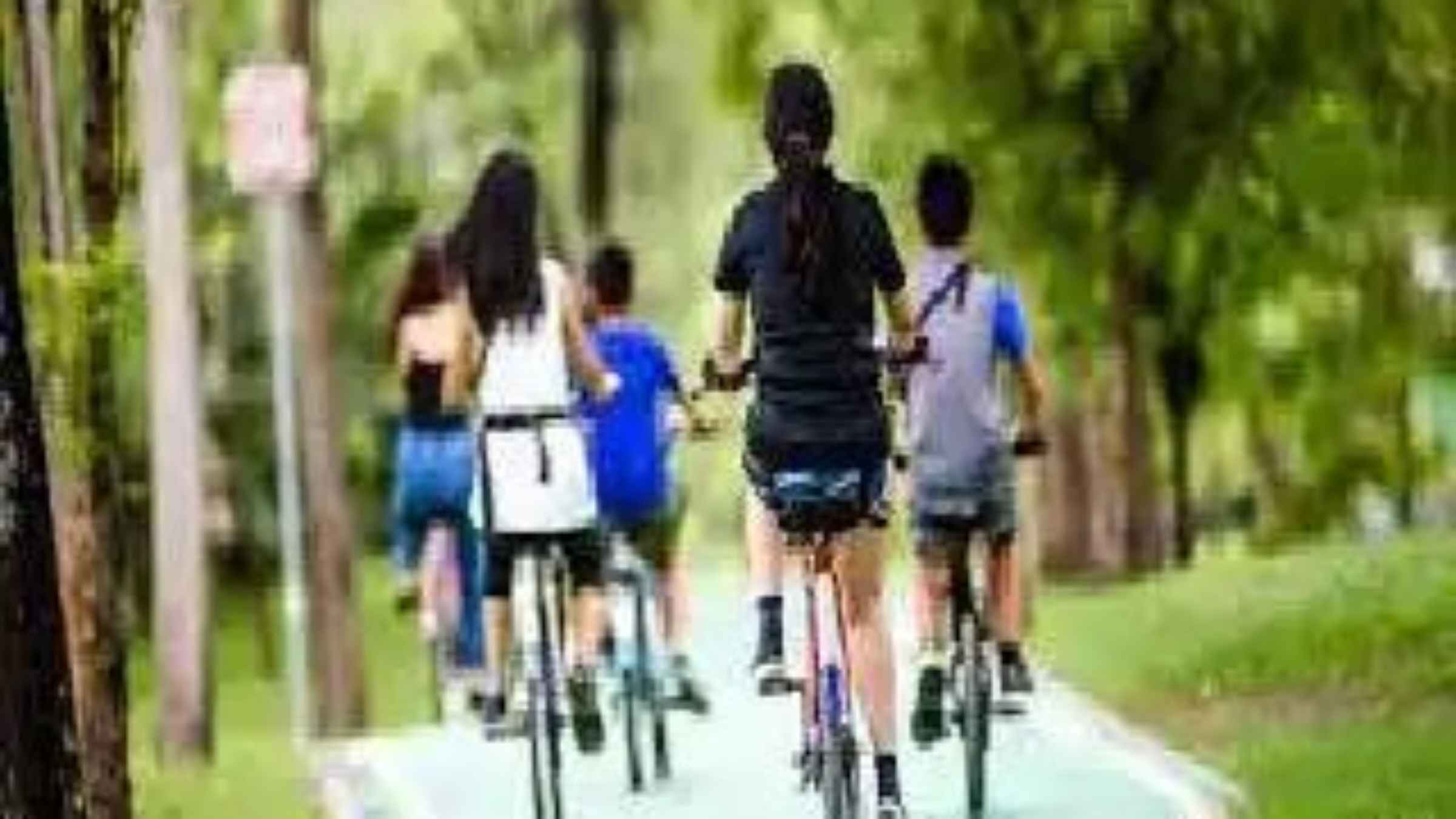 पेट्रोल-डीजल के आसमान छूते दामों से जनता परेशान, प्रयागराज के इन दिग्गजों ने निकाला महंगाई को हराने का अनोखा नुस्खा Cycling health benefits