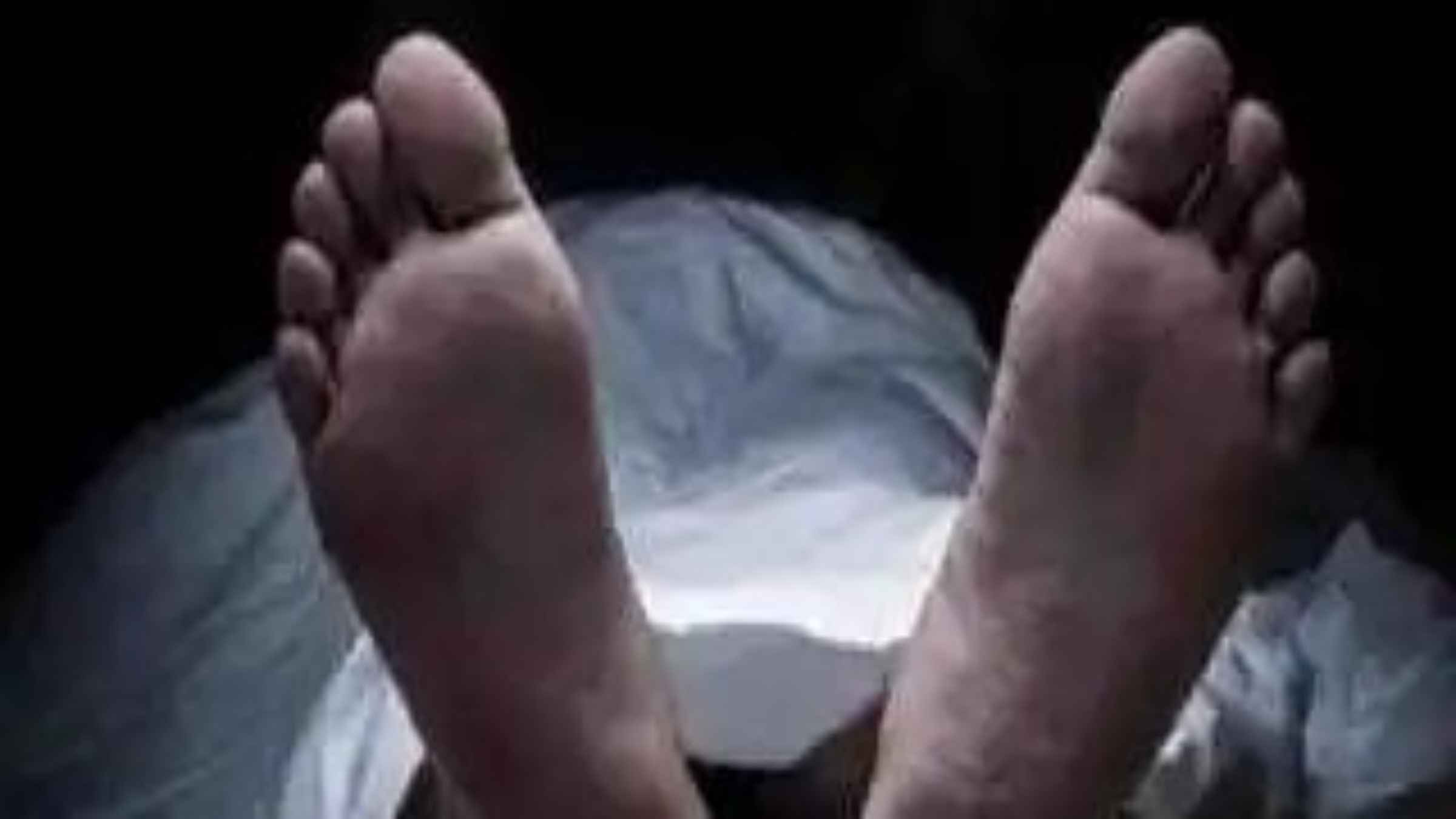 कौशाम्बी में बुजुर्ग दंपती की रहस्यमयी मौत से इलाके में मचा भारी हड़कंप, पोस्टमार्टम रिपोर्ट देखकर डॉक्टर भी रह गए दंग Dead Body Found