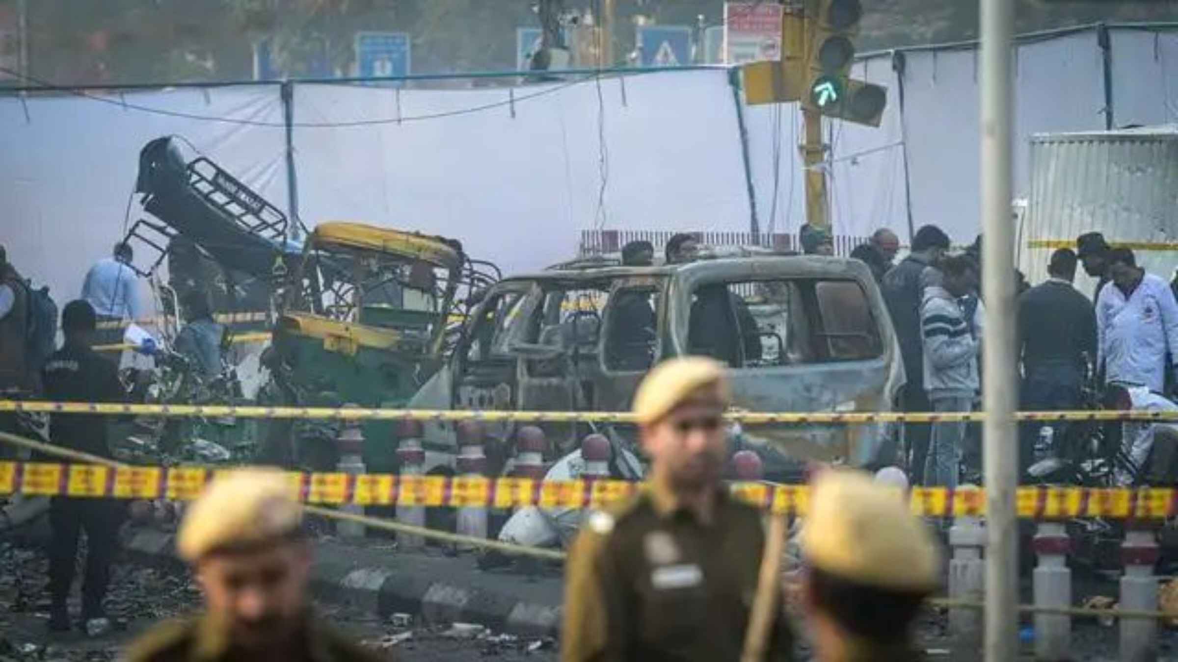 दिल्ली लाल किला ब्लास्ट में एनआईए का बड़ा खुलासा, आतंकवादियों ने बम बनाने के लिए किया चैटजीपीटी का खतरनाक इस्तेमाल Delhi Blast NIA Charge Sheet