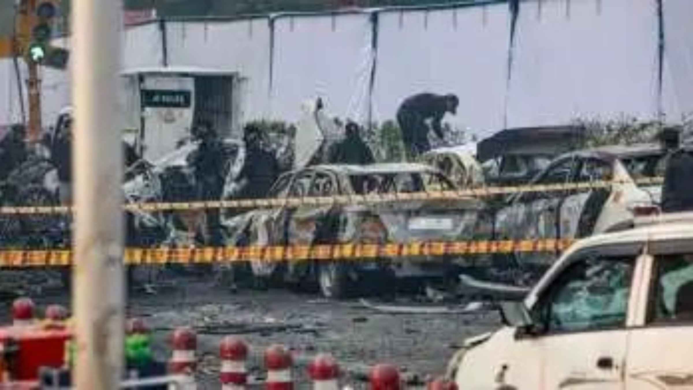 लाल किला बम धमाका: NIA की 7500 पन्नों की चार्जशीट में ‘ऑपरेशन हेवनली हिंद’ का खौफनाक खुलासा, प्रोफेसर ही निकला मास्टरमाइंड? Delhi Red Fort Bomb Blast NIA Charge-sheet