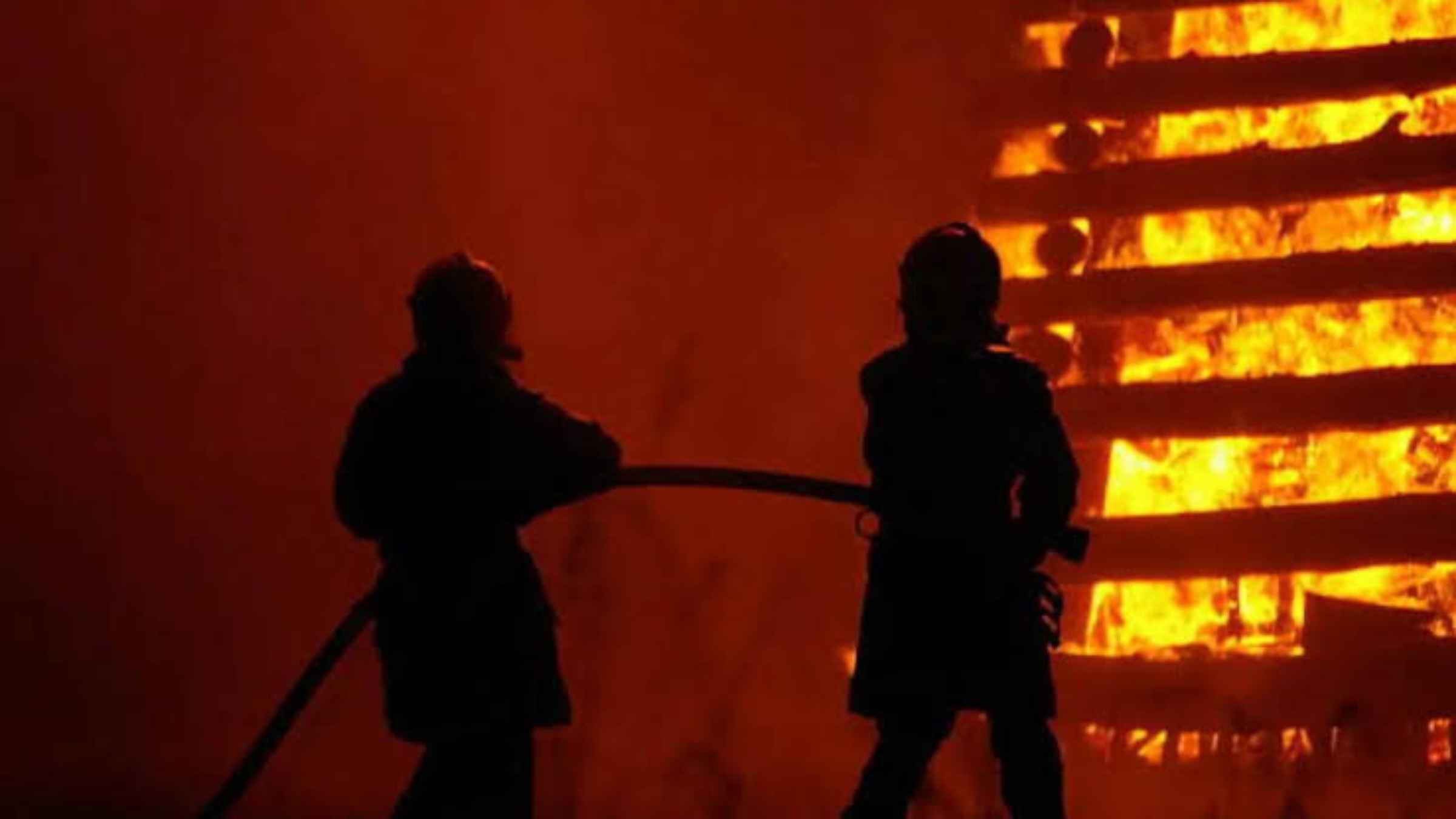 गर्मी आते ही क्यों धधकने लगता है देश? विवेक विहार अग्निकांड ने खोल दी सुरक्षा की पोल, जानें मौत के डरावने आंकड़े Fire Safety India Delhi Fire News