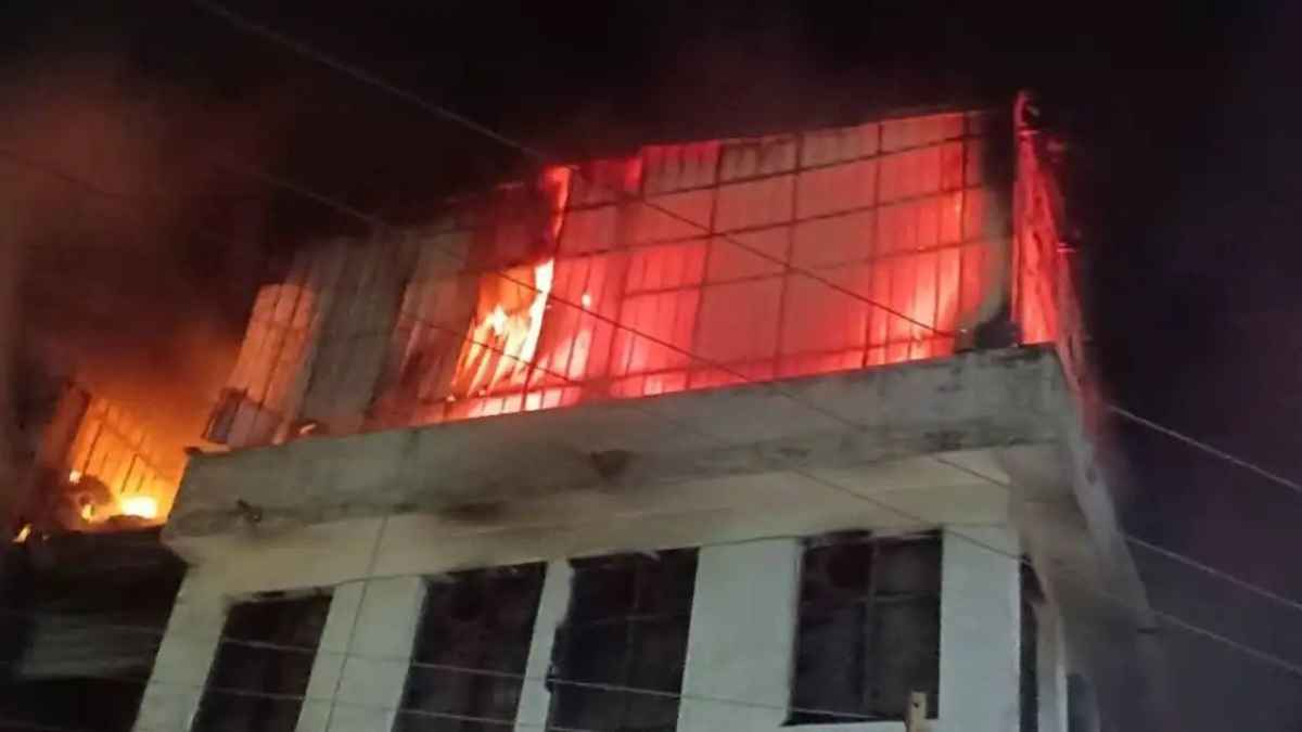 Baddi Factory Fire: बद्दी के पंखा उद्योग में भयंकर आग, सुरक्षा इंतजामों पर उठे सवाल, लाखों का नुकसान Fire in Baddi