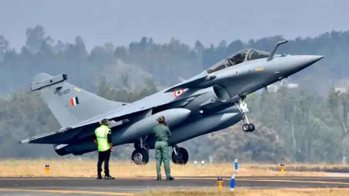 HAL के शेयरों में मची तबाही! 3 दिन में 10% टूटा डिफेंस स्टॉक, क्या अब खरीदने का है सही मौका? HALSharePrice