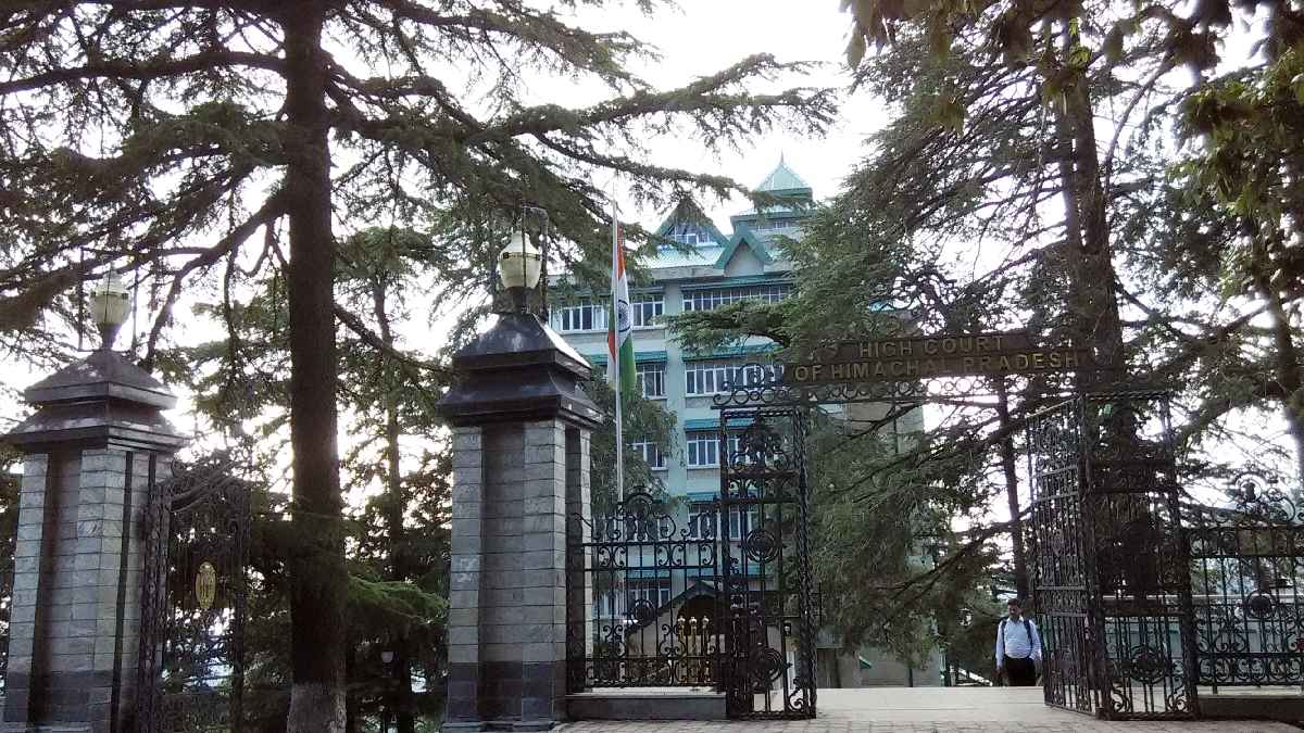 शिमला एयर कनेक्टिविटी: हाई कोर्ट का केंद्र को 10 दिन का अल्टीमेटम, अस्पतालों की खराब लिफ्टों पर भी कड़ा संज्ञान HP HIGH COURT SHIMLA